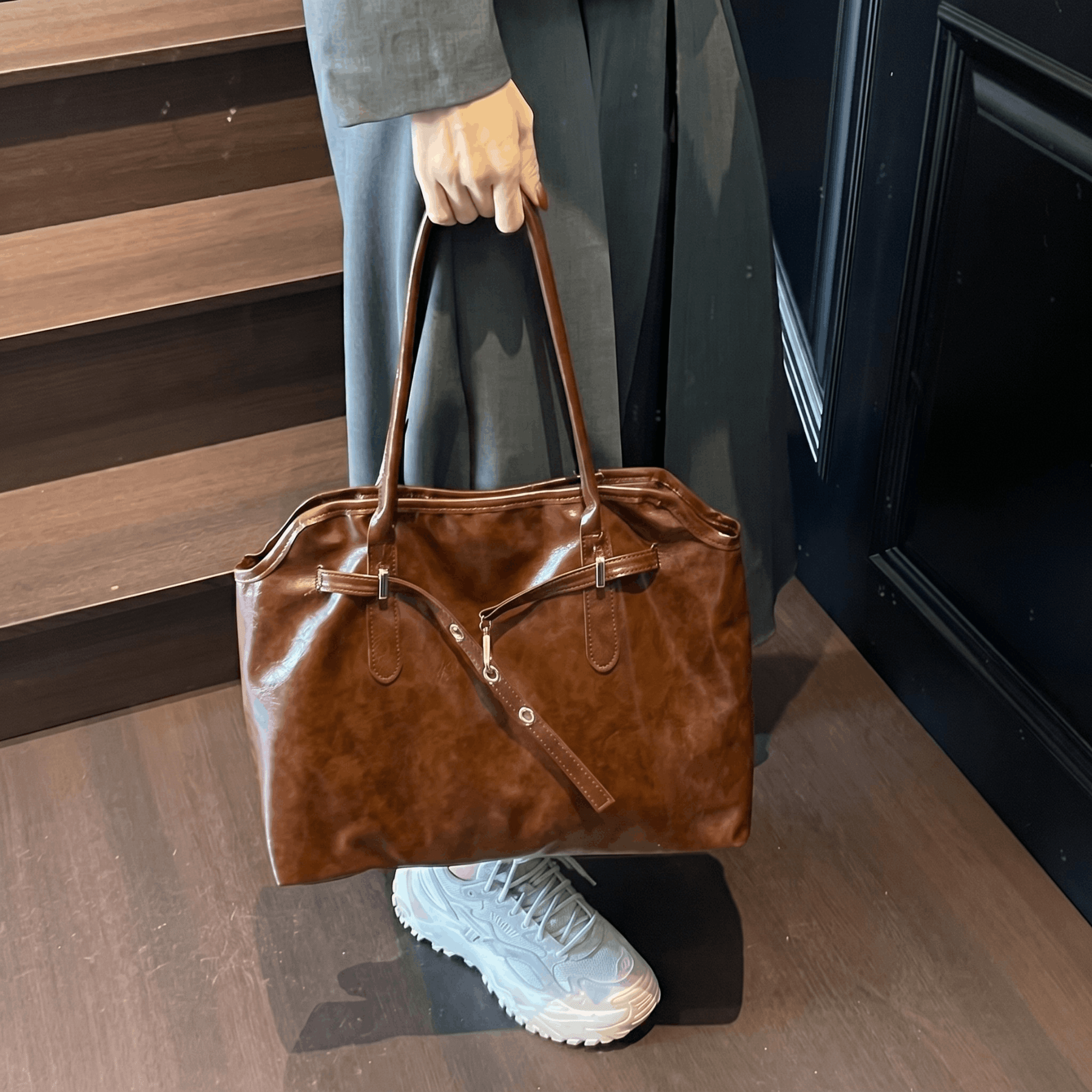 Tenly - Large Retro Handbag - Timefield